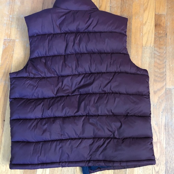 Men’s Old Navy Vest - Picture 2 of 3